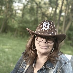 Meet your Posher, Linda